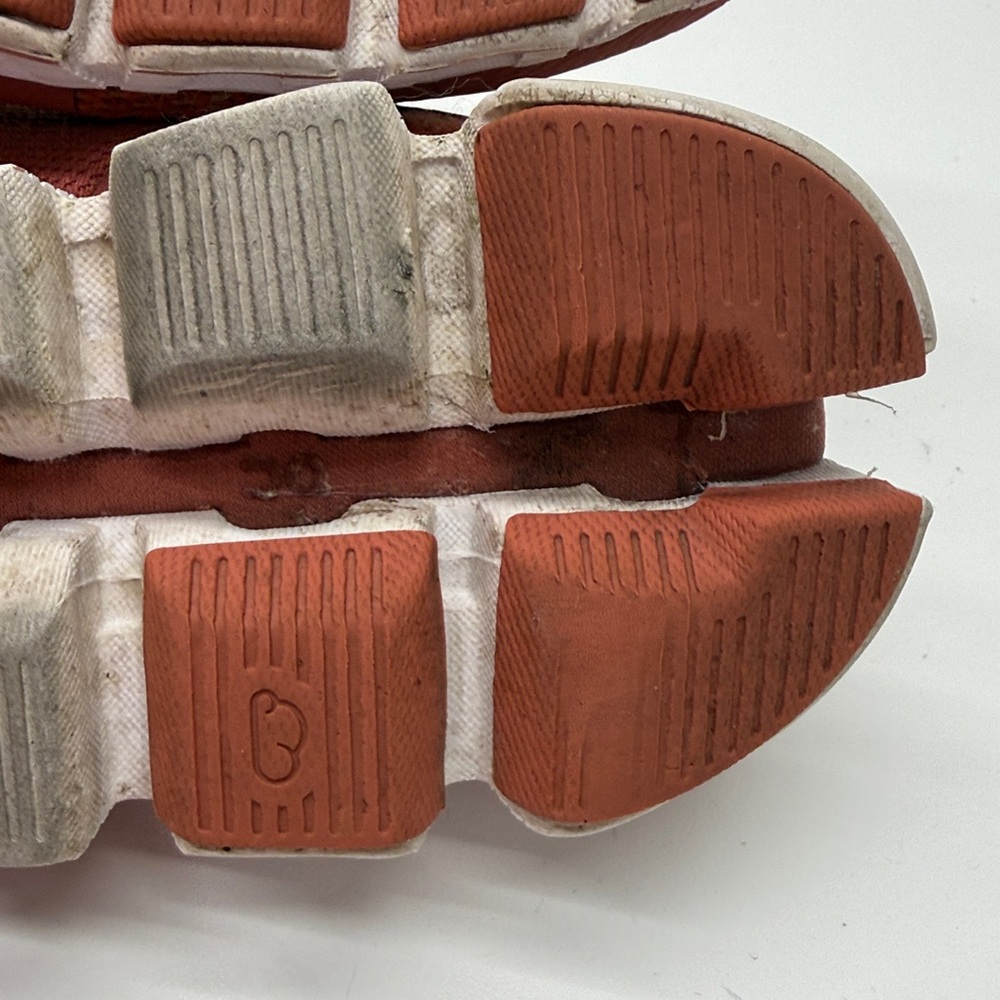 On Cloud 2 rust Orange 19.99506 womens sz 8 running shoes - Picture 10 of 11